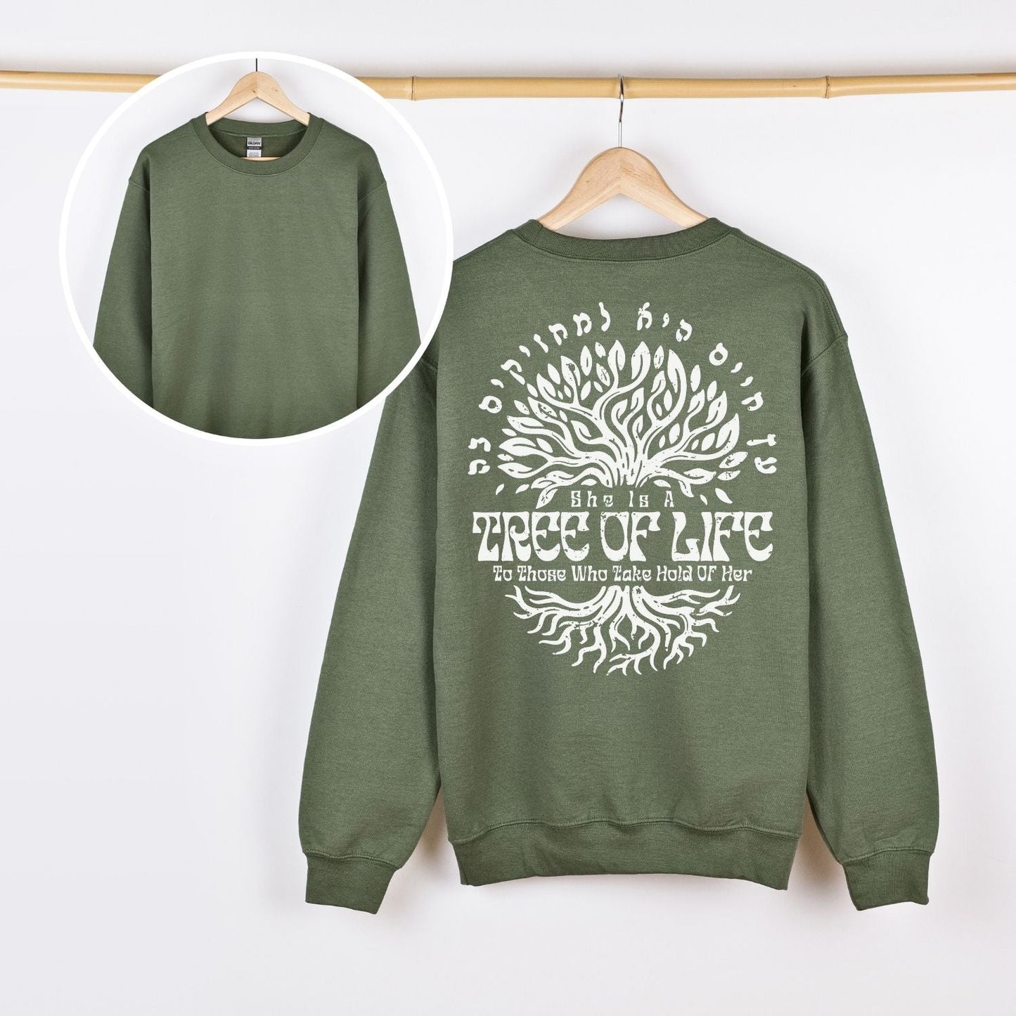עץ חיים היא למחזיקים בה | Proverbs 3:18 Back Print Sweatshirt - Oytiot
