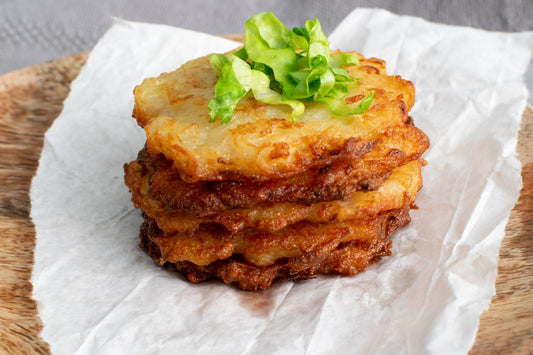Latkes: the crispy Hanukkah hero (and how to make yours legendary) - Oytiot